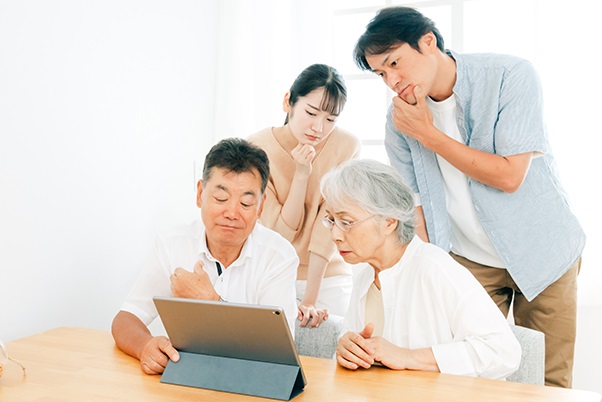 タスカルナに年齢による医療保険の必要性の違いについて監修した記事がUPされました