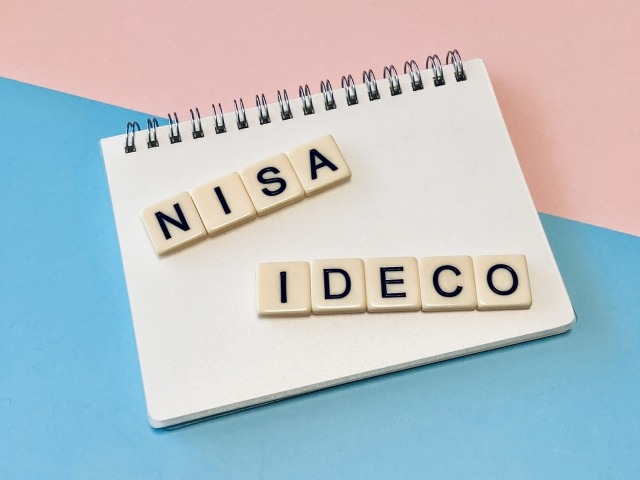 iDeCoとNISAの違いを徹底比較！自分に合った制度を選ぶポイントをFPが解説